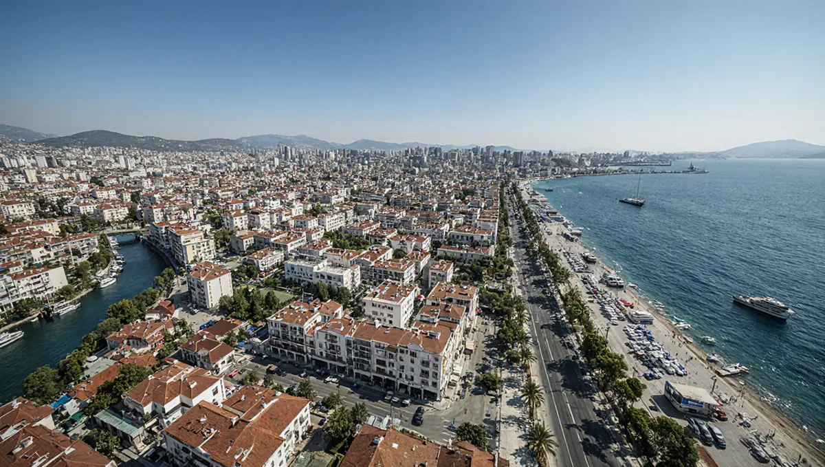 İzmir'de 3 Belediye Çalışanı Serbest