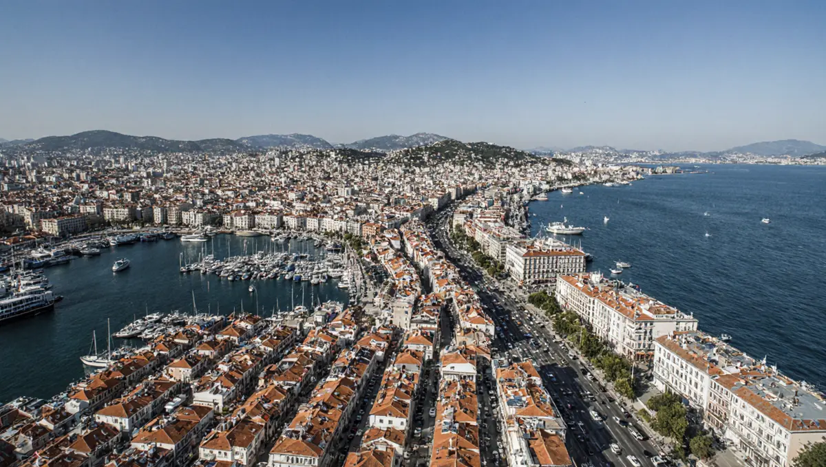 İzmir'de Yaşam Maliyeti 70 Bin TL'yi Aştı