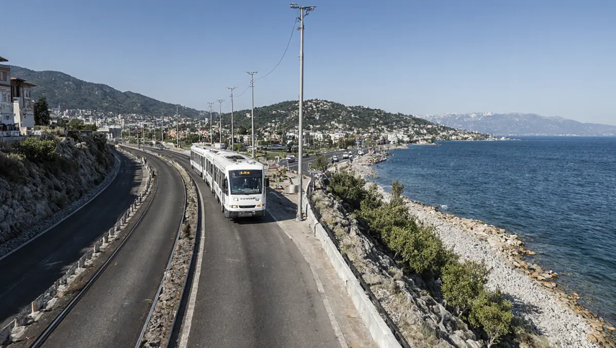 Bayraklı'da Trafik Işığı Çilesi