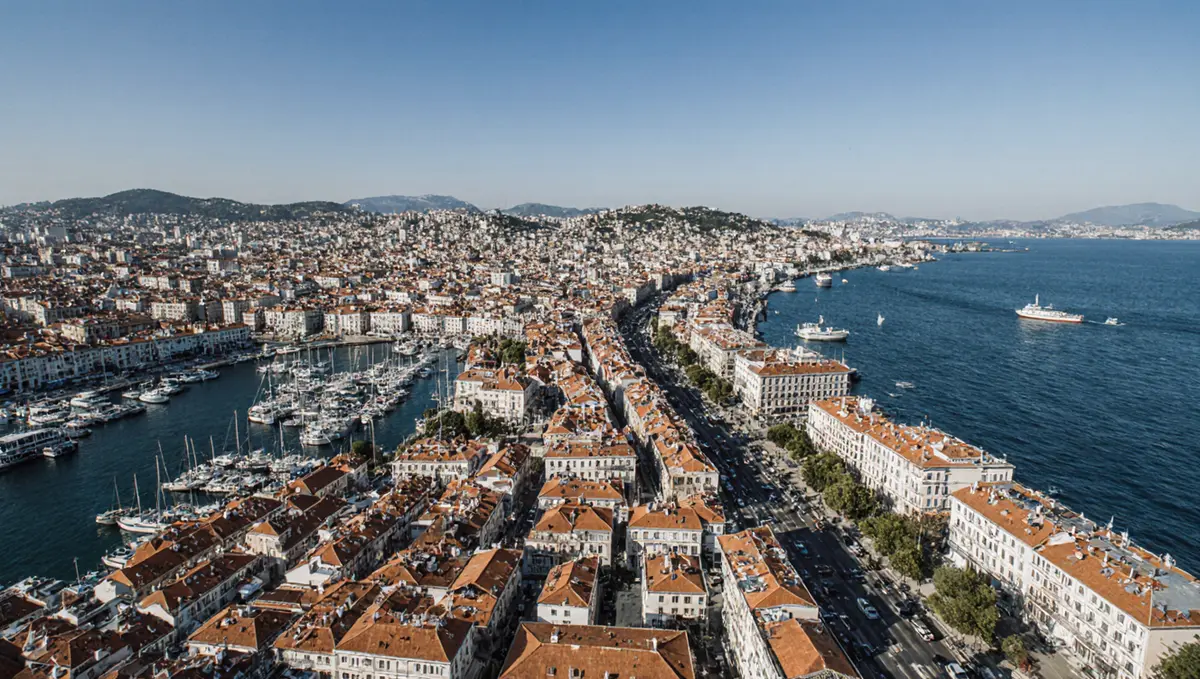 İzmir'de Tünel İnşaatı Evleri Tehdit Ediyor