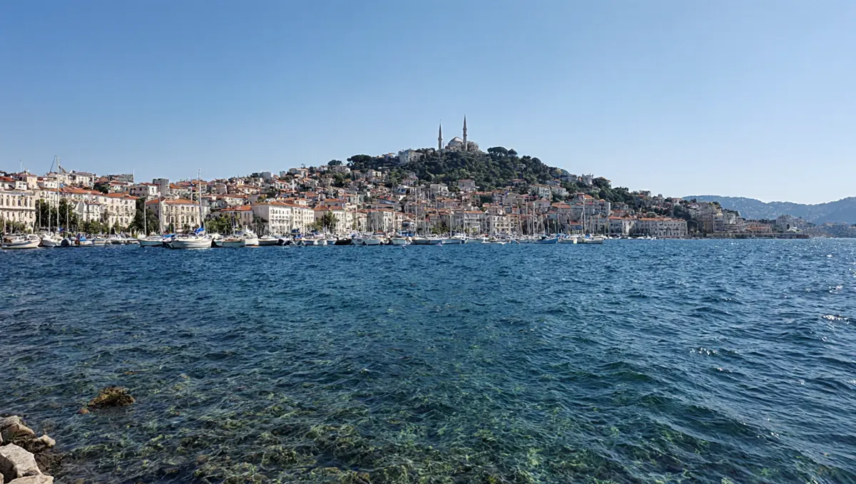 İzmir'de Hava Durumu: Parçalı Bulutlu ve Yağışlı