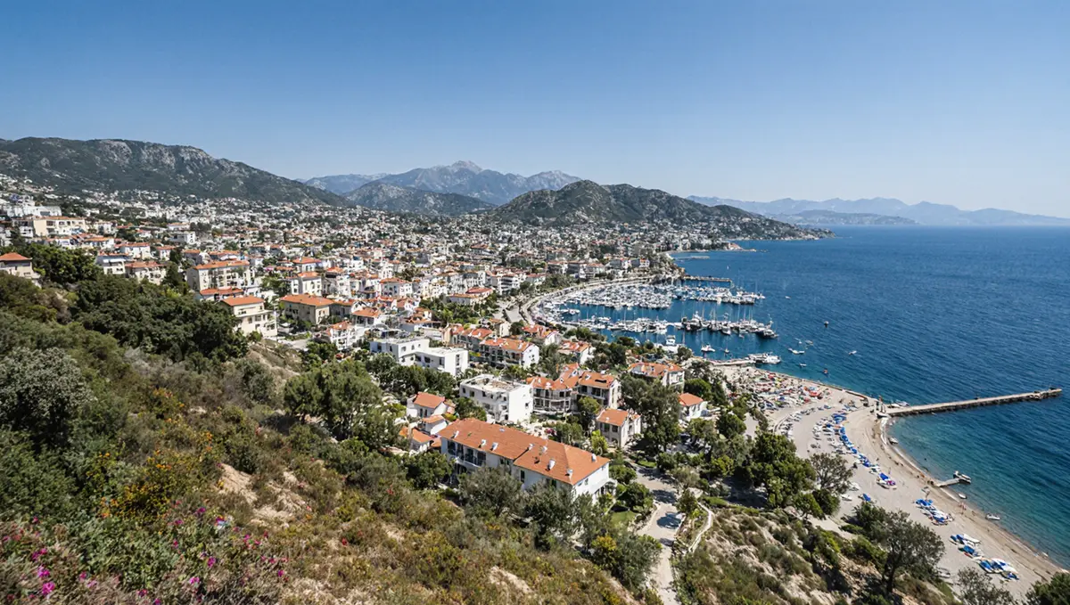 Çeşme'de Tekne Yangını: 5 Tekne Hasar Gördü
