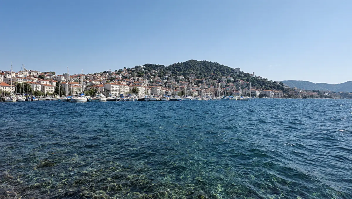 İzmir'de Hava: Yağış ve Parçalı Bulutlu