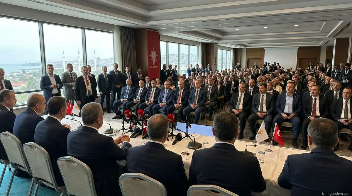 AK Parti İzmir’de 30 İlçeye Çıkıyor: Yatırım Mesajı Geldi