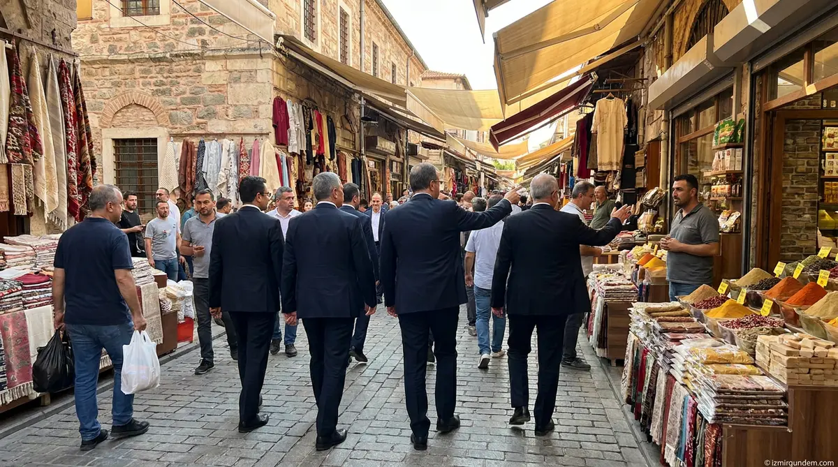 AK Partili Kırkpınar'dan İzmir'de Sokak Resti: Otel Odalarında Yokuz