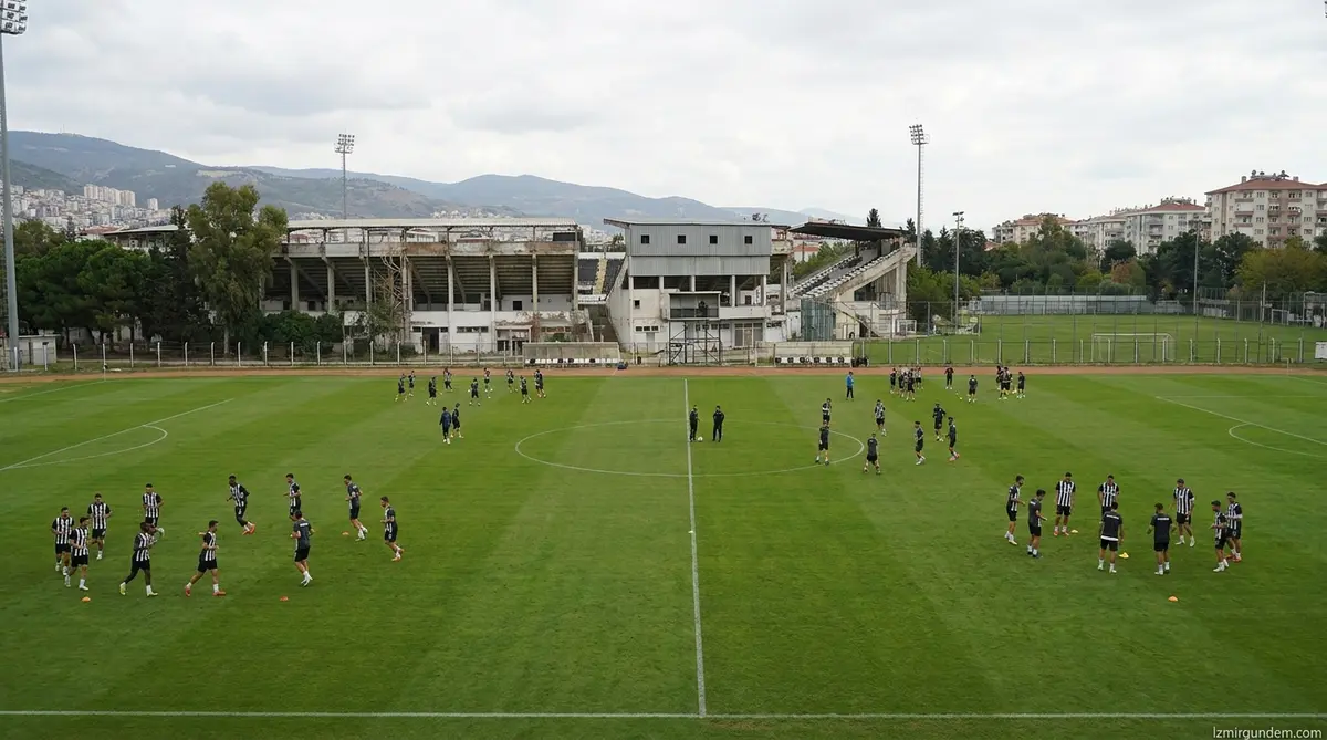 Altay'da Kritik İmzalar: 3 Futbolcu Yeniden Siyah Beyazlı Formayı