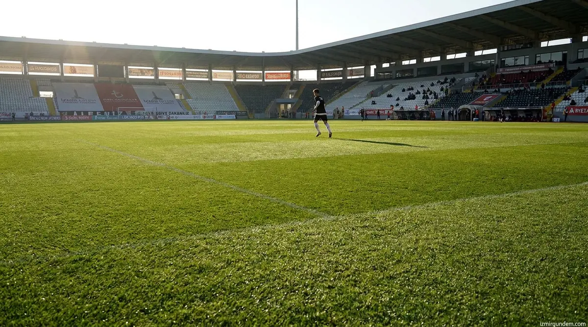 Altay'da Onur Efe Yuvaya Dönüyor: Gaziemir Spor ile İmzalar Atılmadı