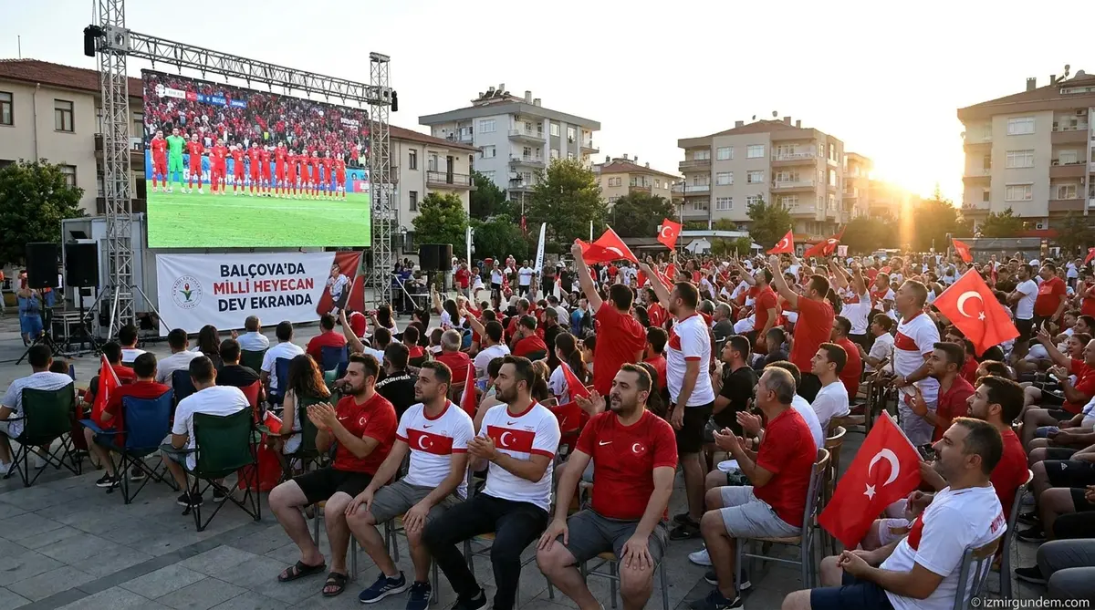 Balçova'da Milli Heyecan Dev Ekranda Yaşanacak