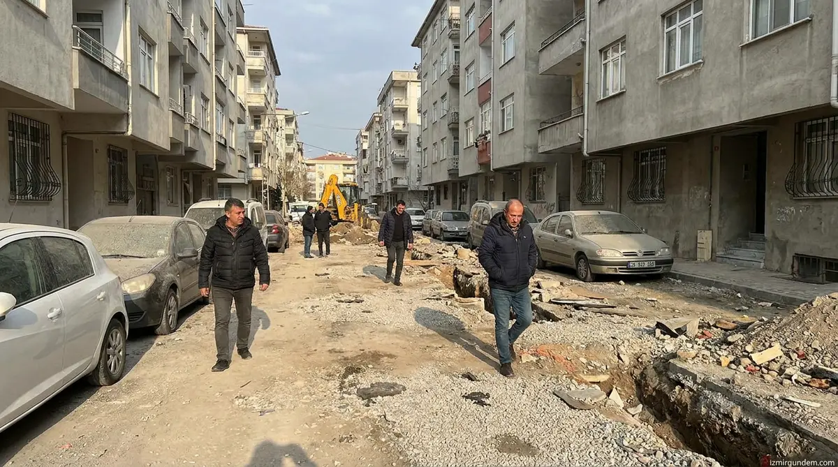 Bornova Kızılay Mahallesi'nde Bitmeyen Yol Çileye Döndü