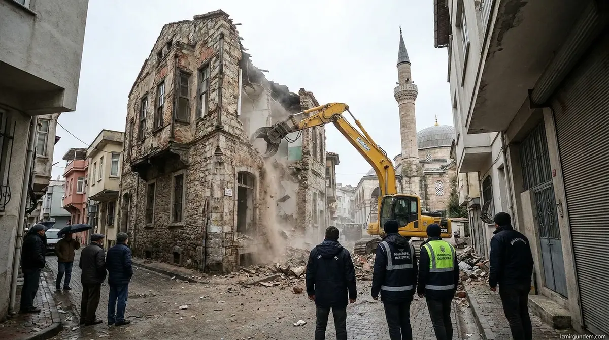 Bornova Serintepe'de Trafik ve Altyapı İçin Yıkım Başladı