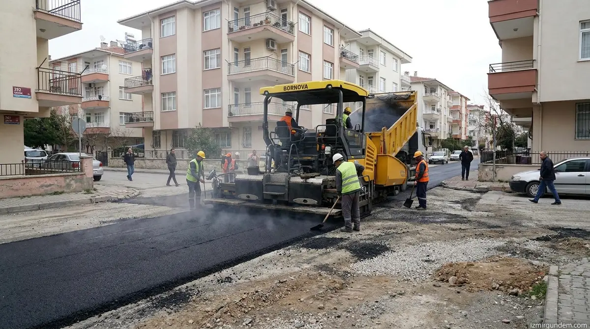 Bornova Çamdibi'nde 282 Sokak Asfaltla Yenileniyor