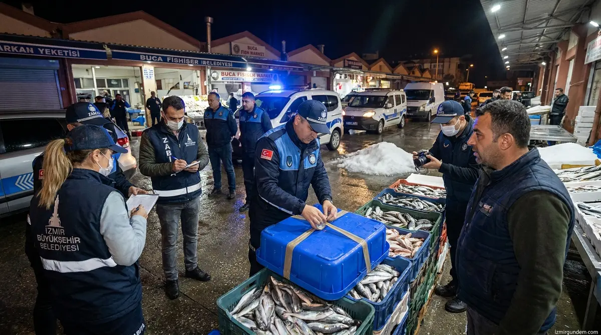 Buca Balık Hali'nde Gece Baskını: 45 Kilo Balığa El Konuldu