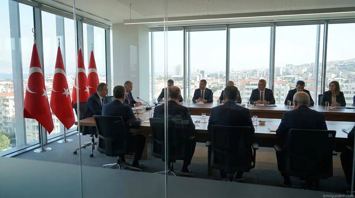 CHP İzmir'de Kritik Zirve: Kılıçdaroğlu 2 Eylül'de Geliyor