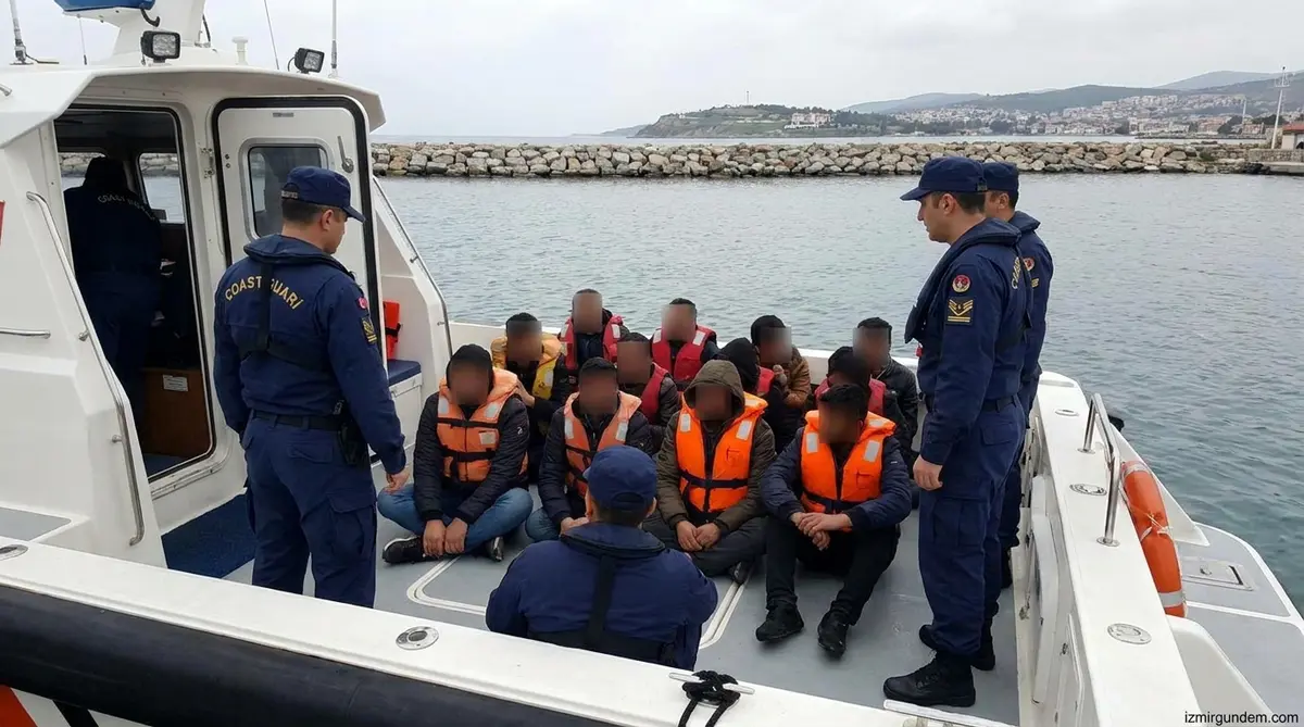 Foça ve Çeşme'de Göçmen Operasyonu: 36 Kişi Yakalandı