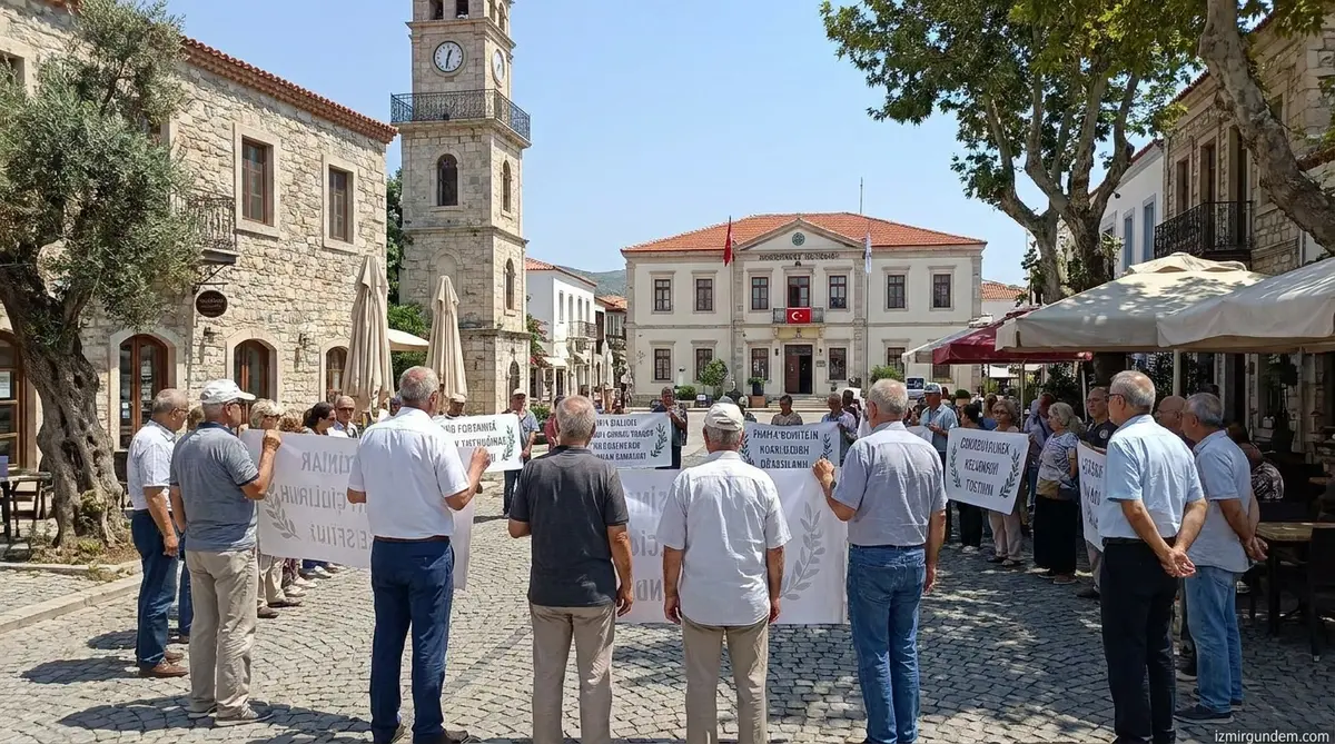 Foça'da Emekli Sendikasına Tahliye Şoku: Saniye Fıçı'ya Tepki