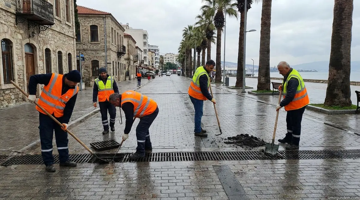 Gaziemir'de Sel Önlemi: Mazgallar Kışa Hazırlanıyor