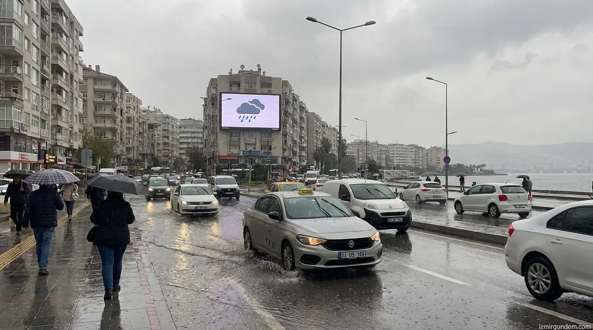İzmir'e Sağanak Yağış Uyarısı: Hava Değişecek