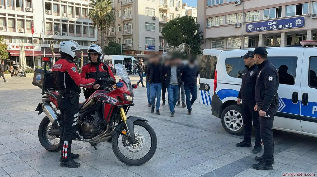 İzmir'de Yunuslardan Operasyon: 112 Gözaltı