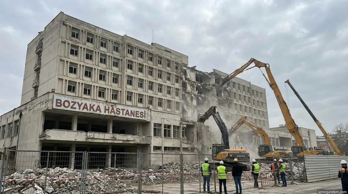 Bozyaka Hastanesi Yıkılıyor