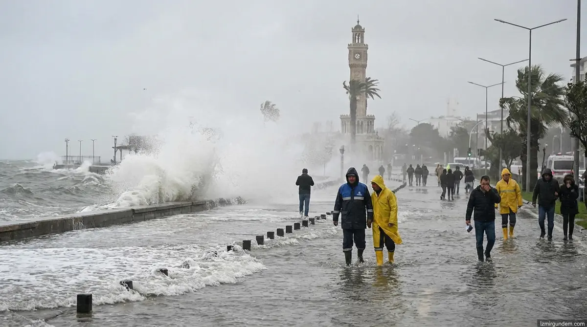 İzmir'de Deniz Taştı: Alçak Basınç Etkisi