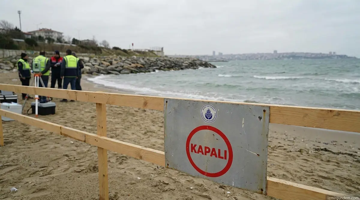 İstanbul'da 3 Plaj Kapatıldı: Deniz Suyu Analizlerinde Kirlilik Alarmı
