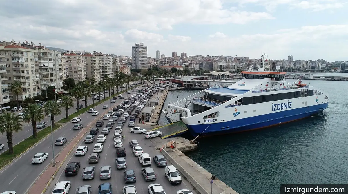 İZDENİZ Ek Seferleri 20 Bin Aracı Trafikten Çekti