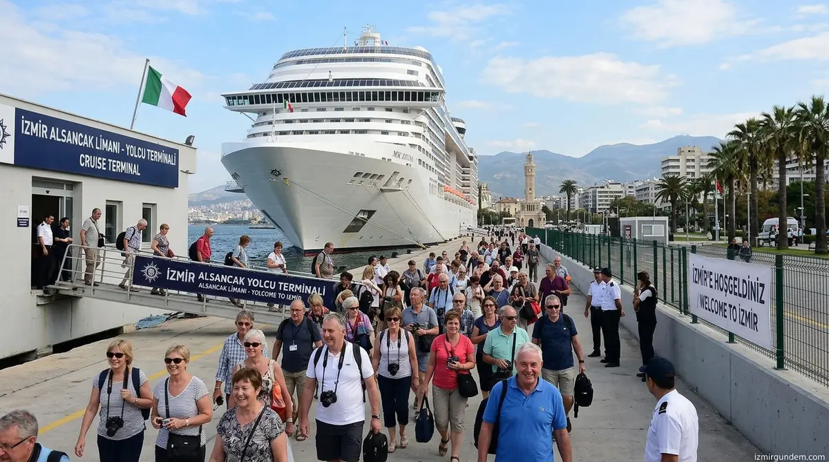 İzmir Alsancak Limanı'nda Kruvaziyer Bereketi: 3 Ayda 27 Bin Turist Geldi