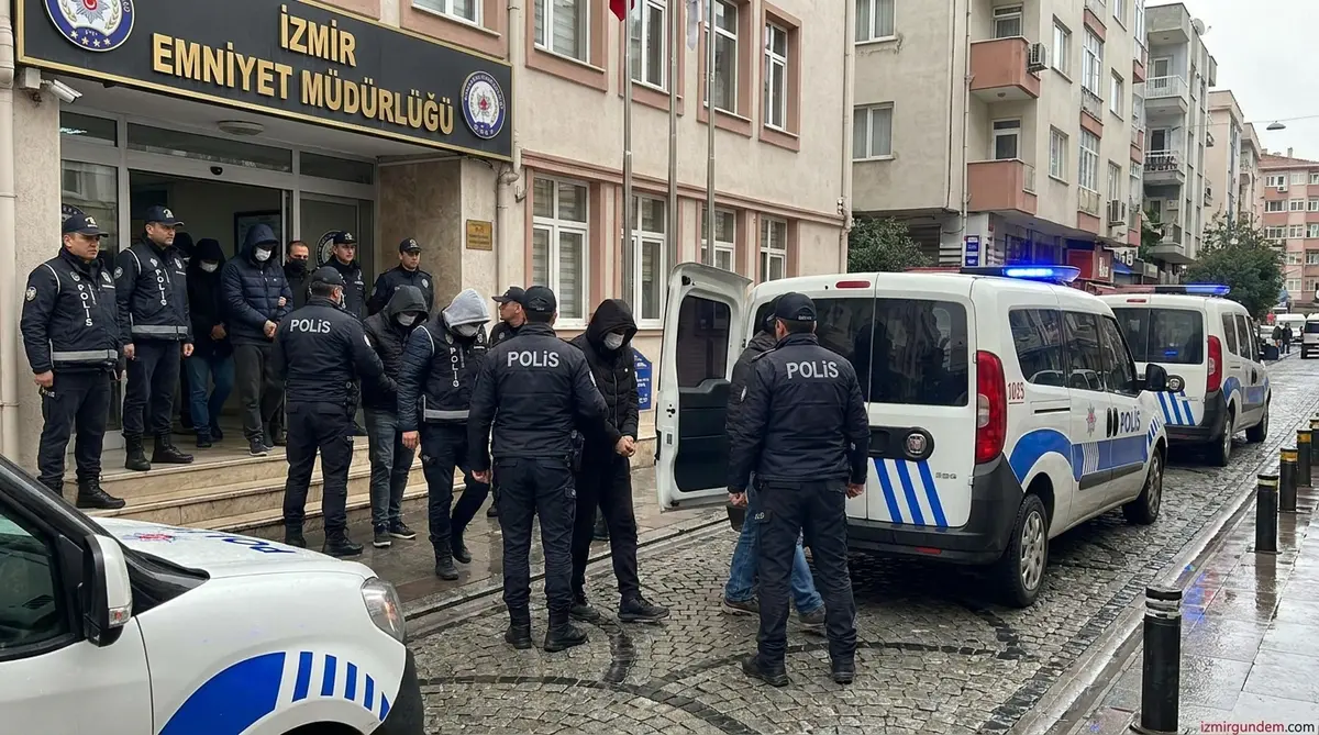 İzmir Dahil 6 İlde 1,3 Milyarlık Bahis Operasyonu: 20 Tutuklama