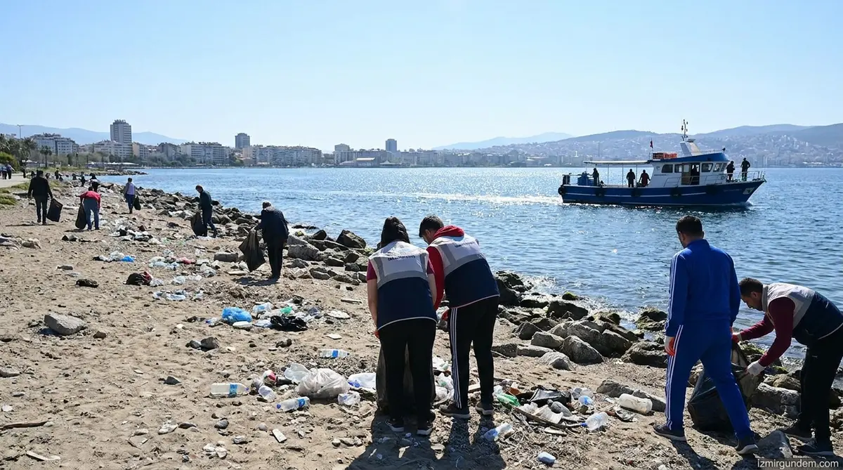 İzmir Körfezi'nde Kabotaj Bayramı'na Özel Temizlik...