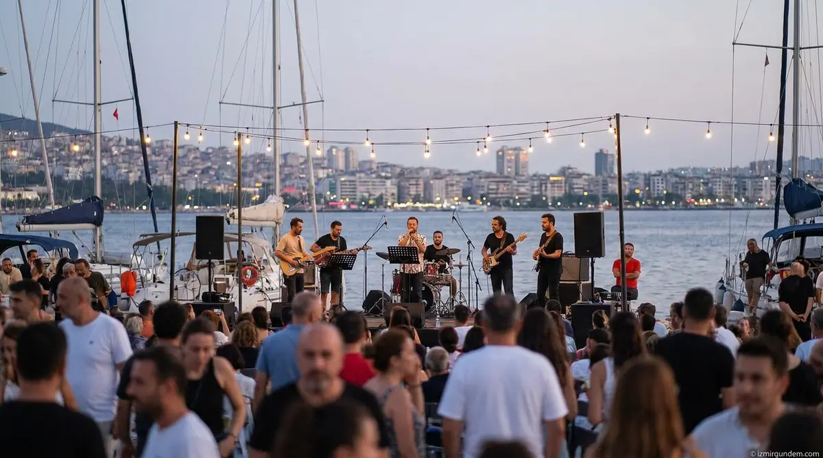 İzmir Marina'da Müzik Şöleni: Marina Geceleri Ağustos Programı