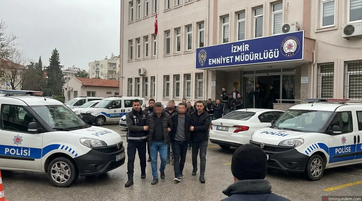 İzmir Merkezli 7 İlde Dev Operasyon: 40 Kişi Gözaltında
