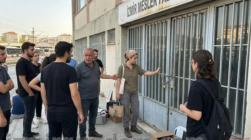 İzmir Meslek Fabrikası'nda Tahliye Krizi: Halkapınar'da Umudun Kapısına...