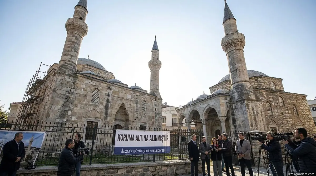 İzmir'de İki Tarihi Cami İçin Koruma Kararı Verildi