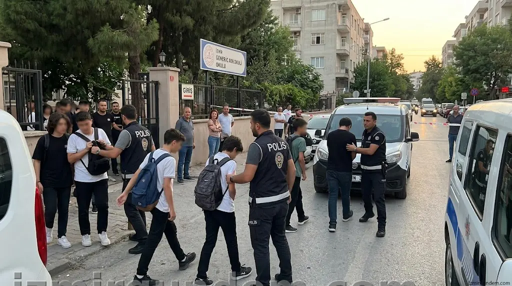 İzmir'de Okullara Sosyal Medya Tehdidi Operasyonu: 25'i Çocuk 30 Gözaltı