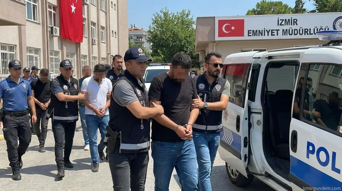 İzmir'de Sokaklar Güvende Operasyonu: 45 Şüpheli Yakalandı