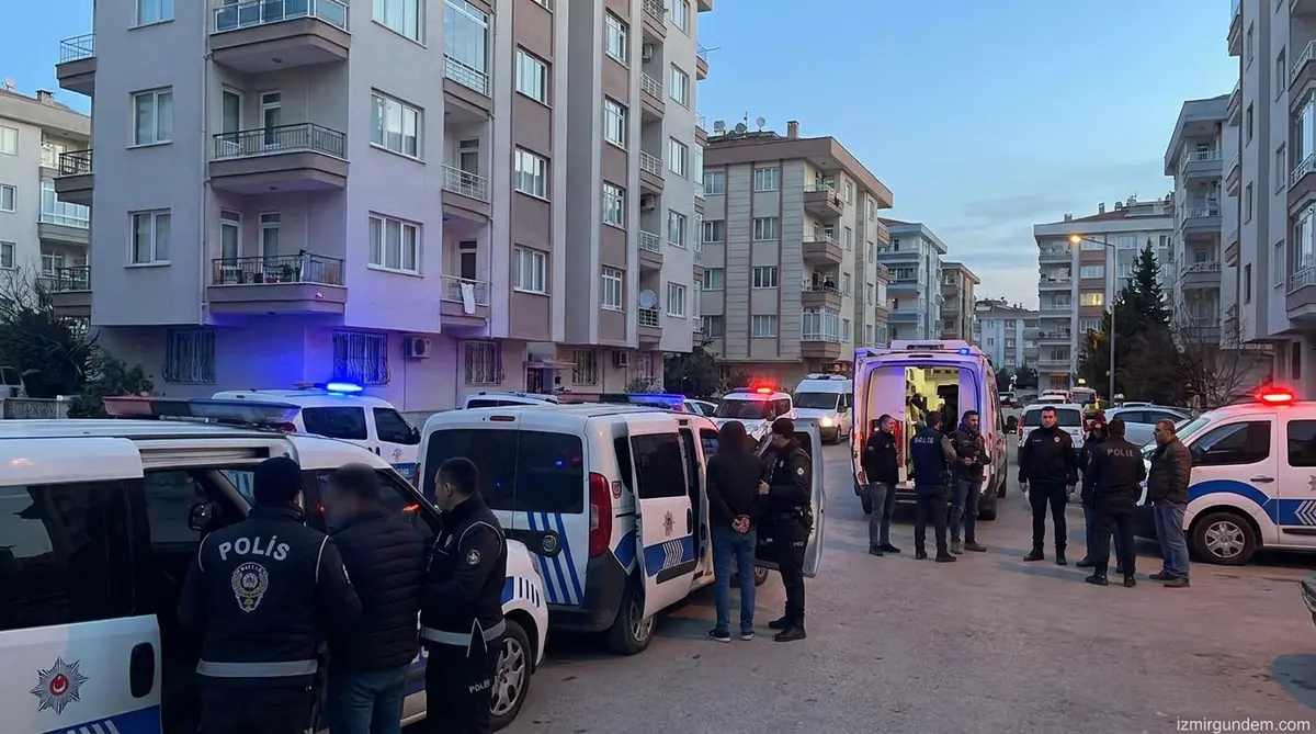 İzmir'de Şafak Operasyonu: 74 Adreste 164 Firari Yakalandı