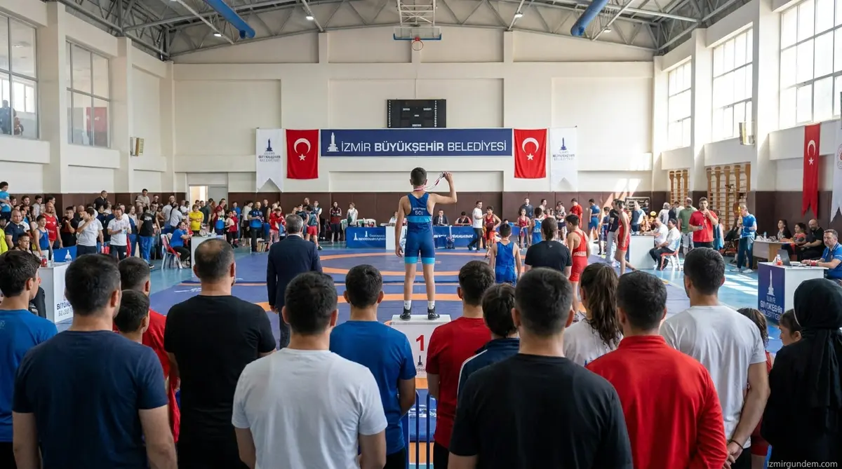 İzmirli Güreşçi Muhammed Emin Uyumaz Balkan İkincisi Oldu