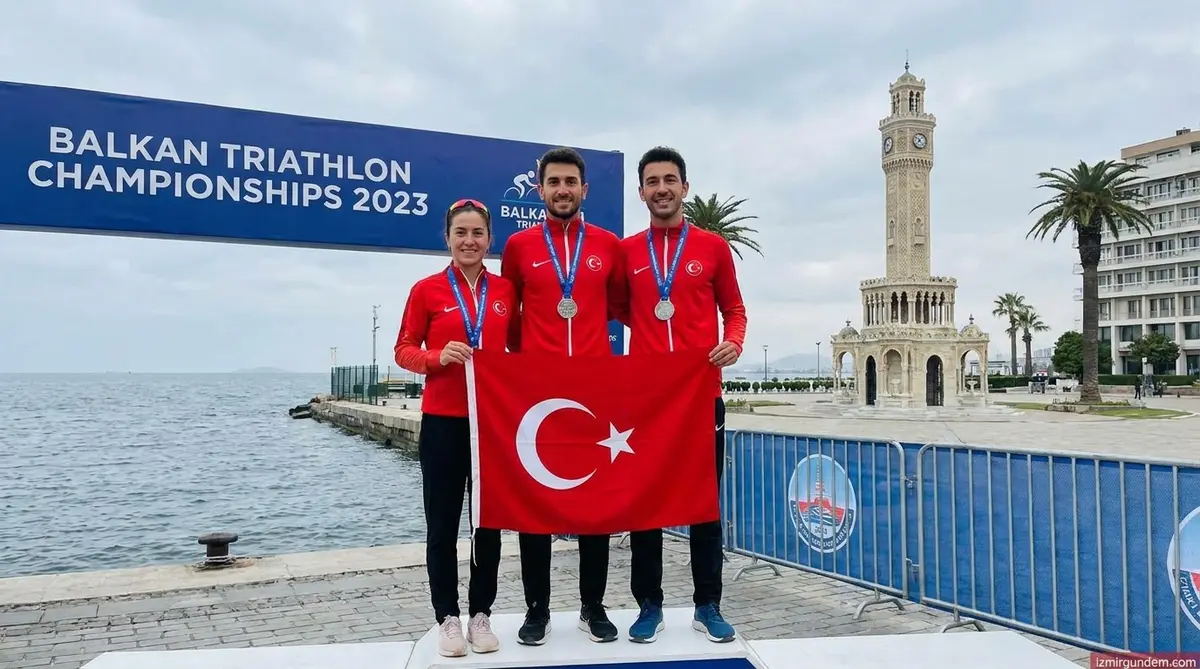 İzmirli Triatletlerden Balkanlarda Gümüş Madalya