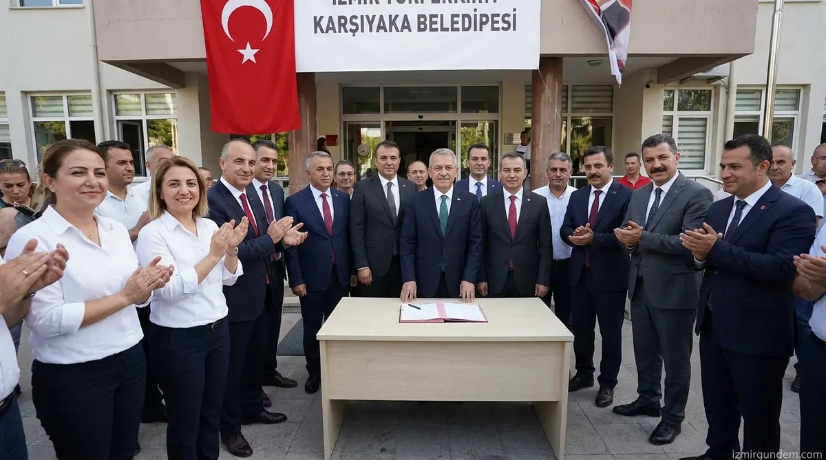 Karşıyaka Belediyesinde TİS İmzalandı: Memura Müjde