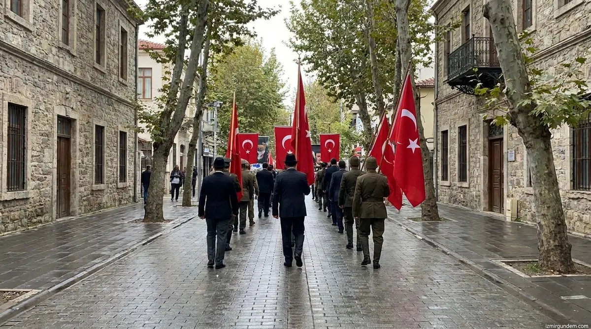 Karşıyaka’da Gaziler Günü’ne Özel Saygı Yürüyüşü Düzenlendi