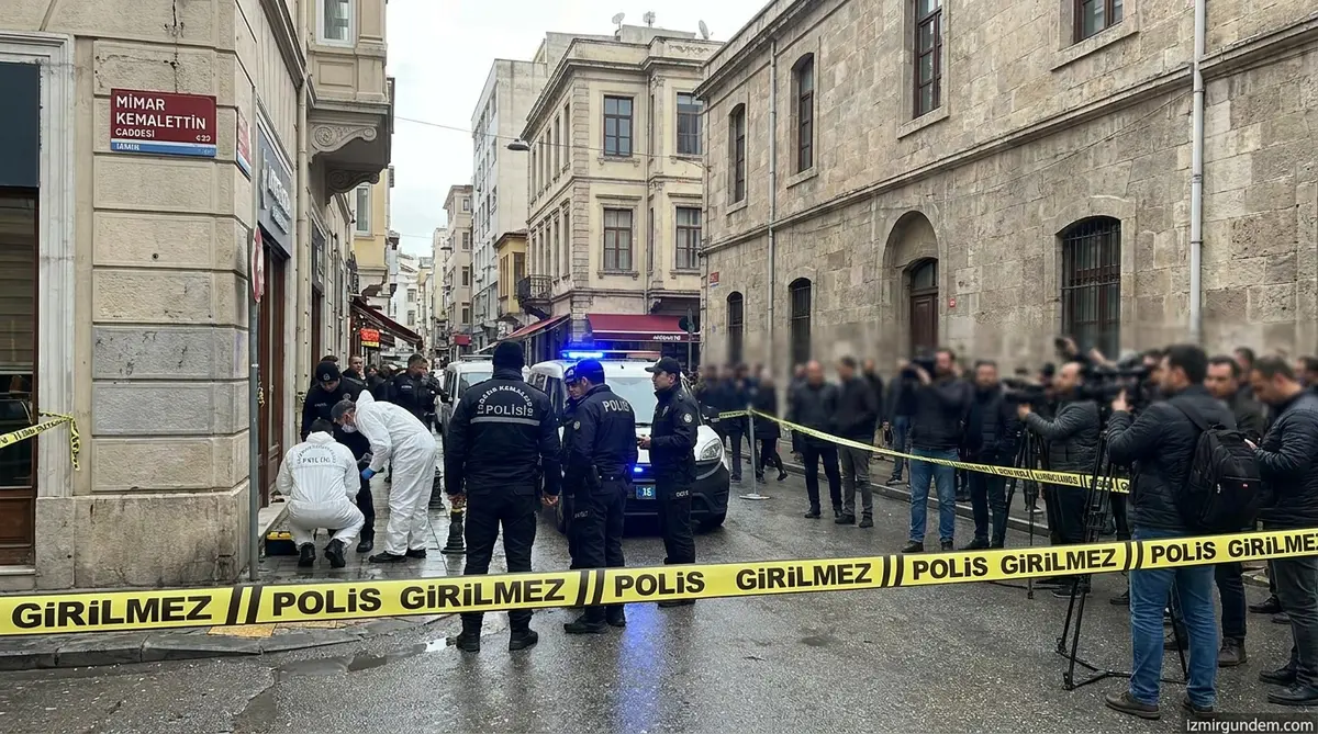 Konak Mimar Kemalettin Caddesi Girişinde Silahlı Saldırı