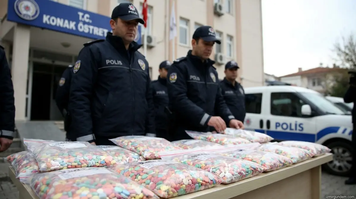 Konak'ta Uyuşturucu Operasyonu: 13 Bin Hap Ele Geçirildi