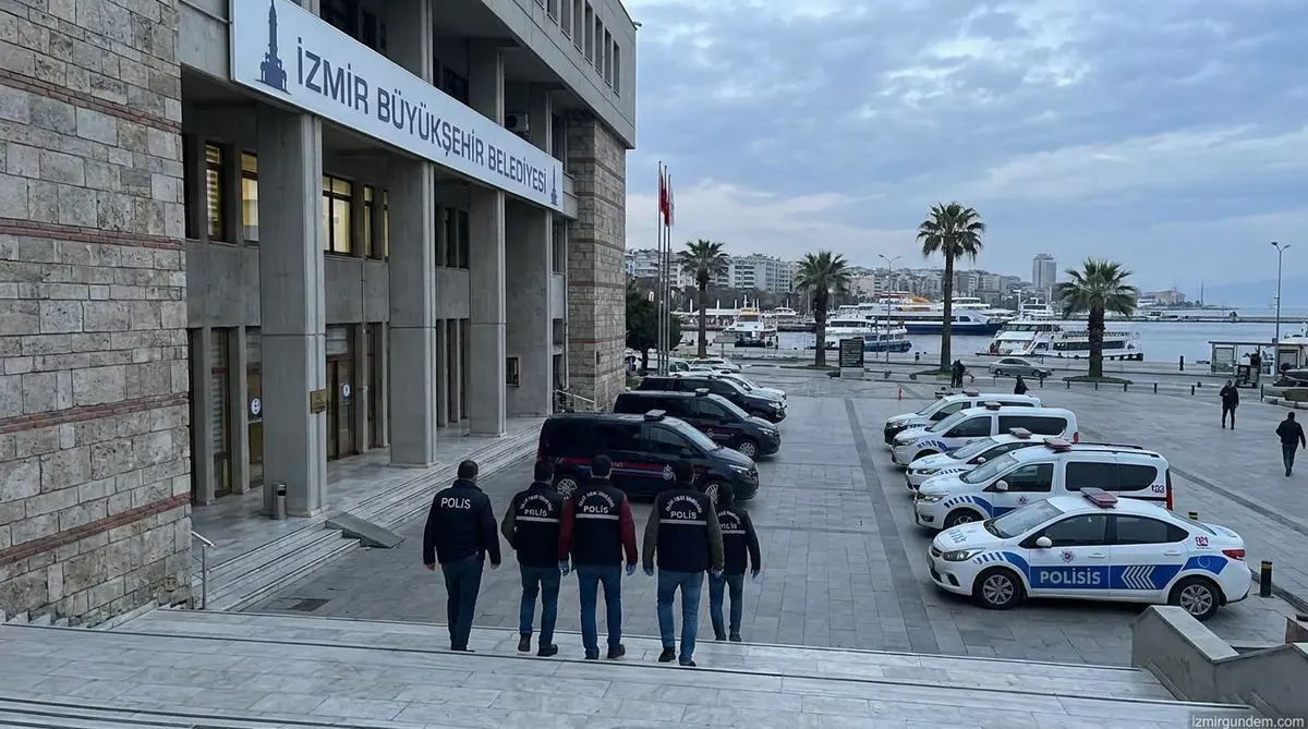 Menderes Belediye Başkanı İlkay Çiçek Gözaltına Alındı