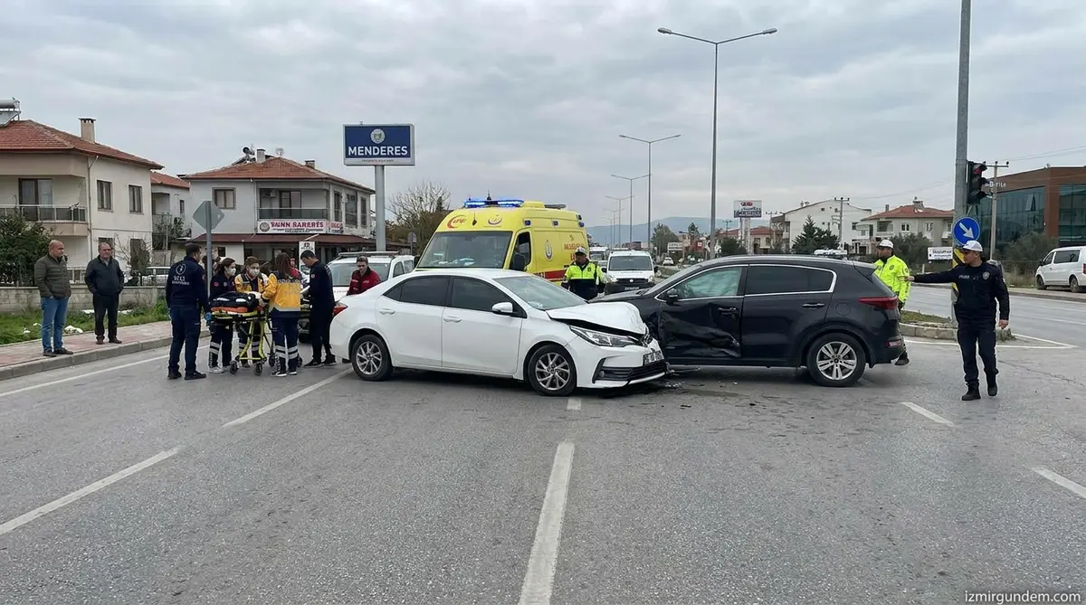 Menderes'te Hatalı Dönüş Kazası: 1 Kişi Ağır Yaralı