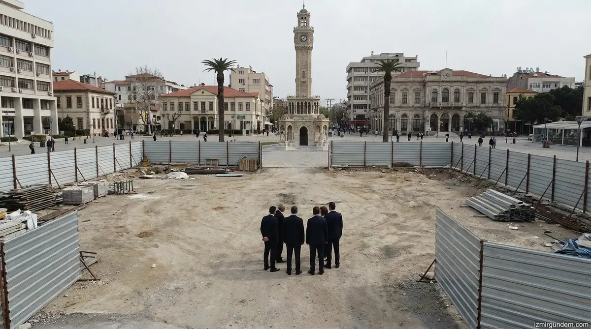 Saygılı'dan Tugay'a Hizmet Binası Çıkışı: İzmir...