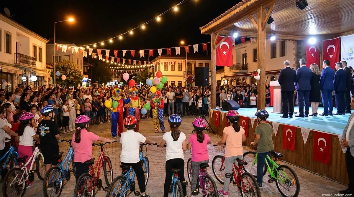 Seferihisar'da 21 Çocuk İçin Bisikletli Sünnet Şöleni