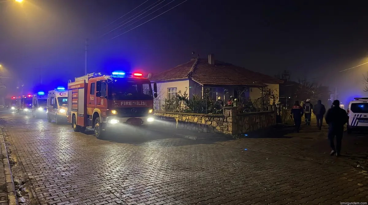 Seferihisar'da Ayı Dehşeti: Balkondan Sürüklenen...