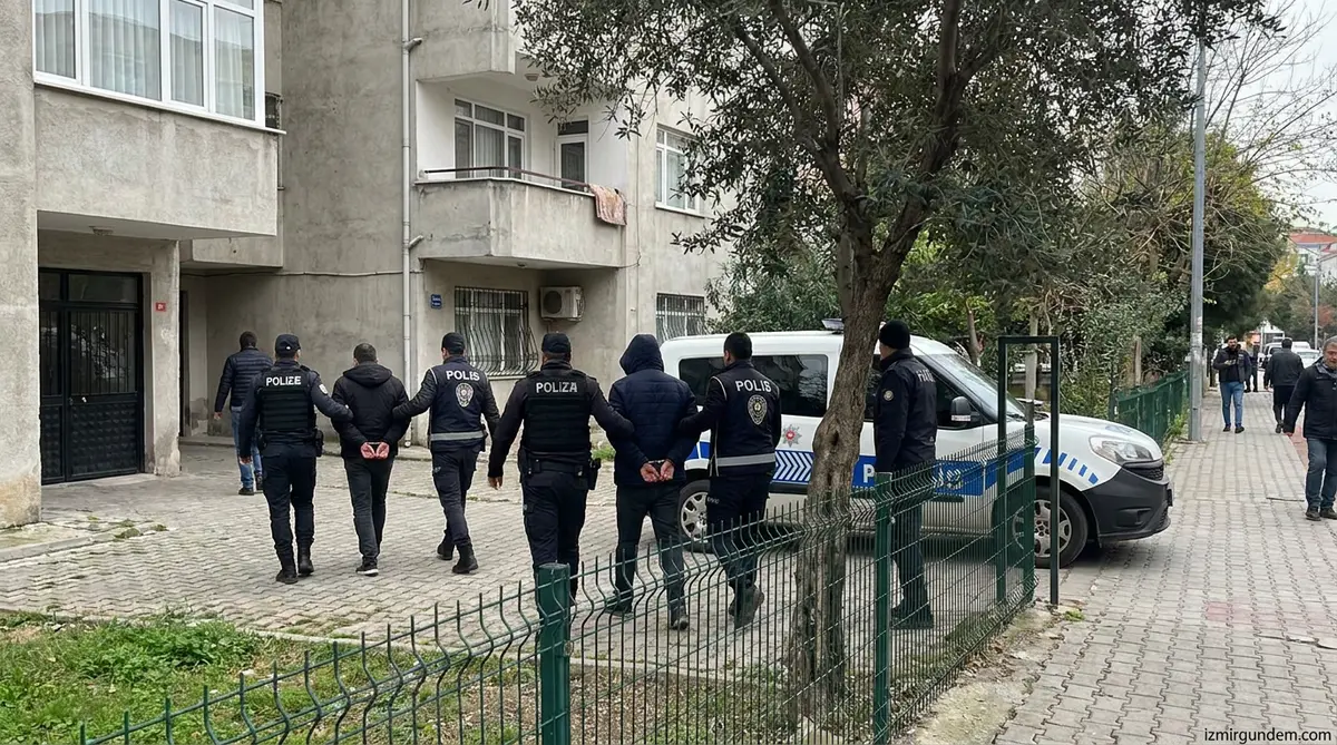 Seferihisar'da Evi Ateşe Veren İtfaiye Personeli Tutuklandı