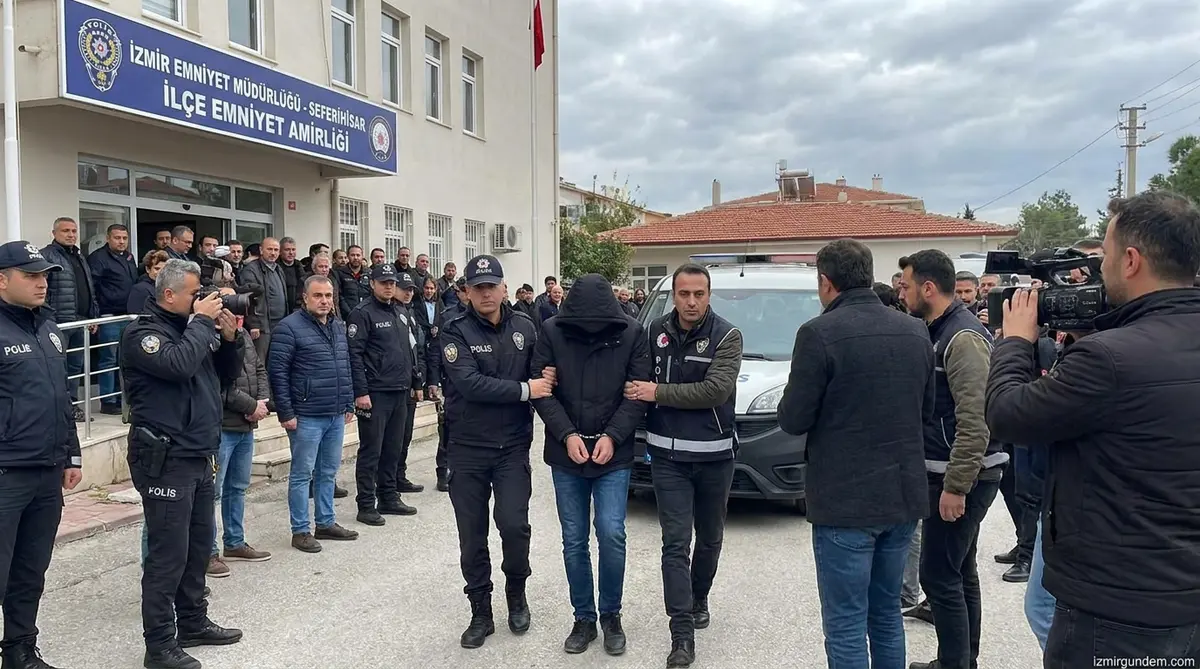 Seferihisar'da Evi Benzinle Ateşe Veren Şüpheli Tutuklandı