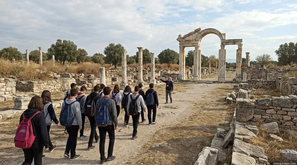 Seferihisar'da Gençler Teos ve İon Rotası ile Tarihe Yolculuk Yapacak